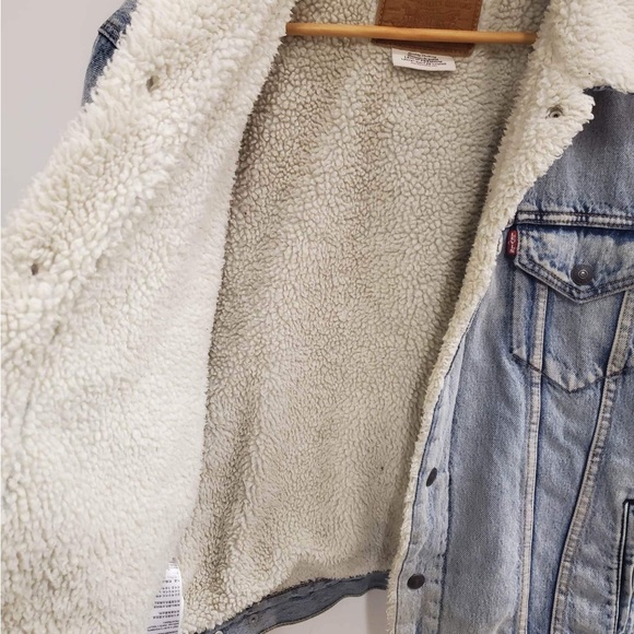 Levi's Men's Vintage Fit Trucker Jacket - Picture 9 of 12